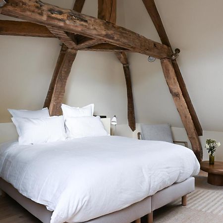 Hotel Les Pres Saint-Hilaire-le-Chatel Bagian luar foto