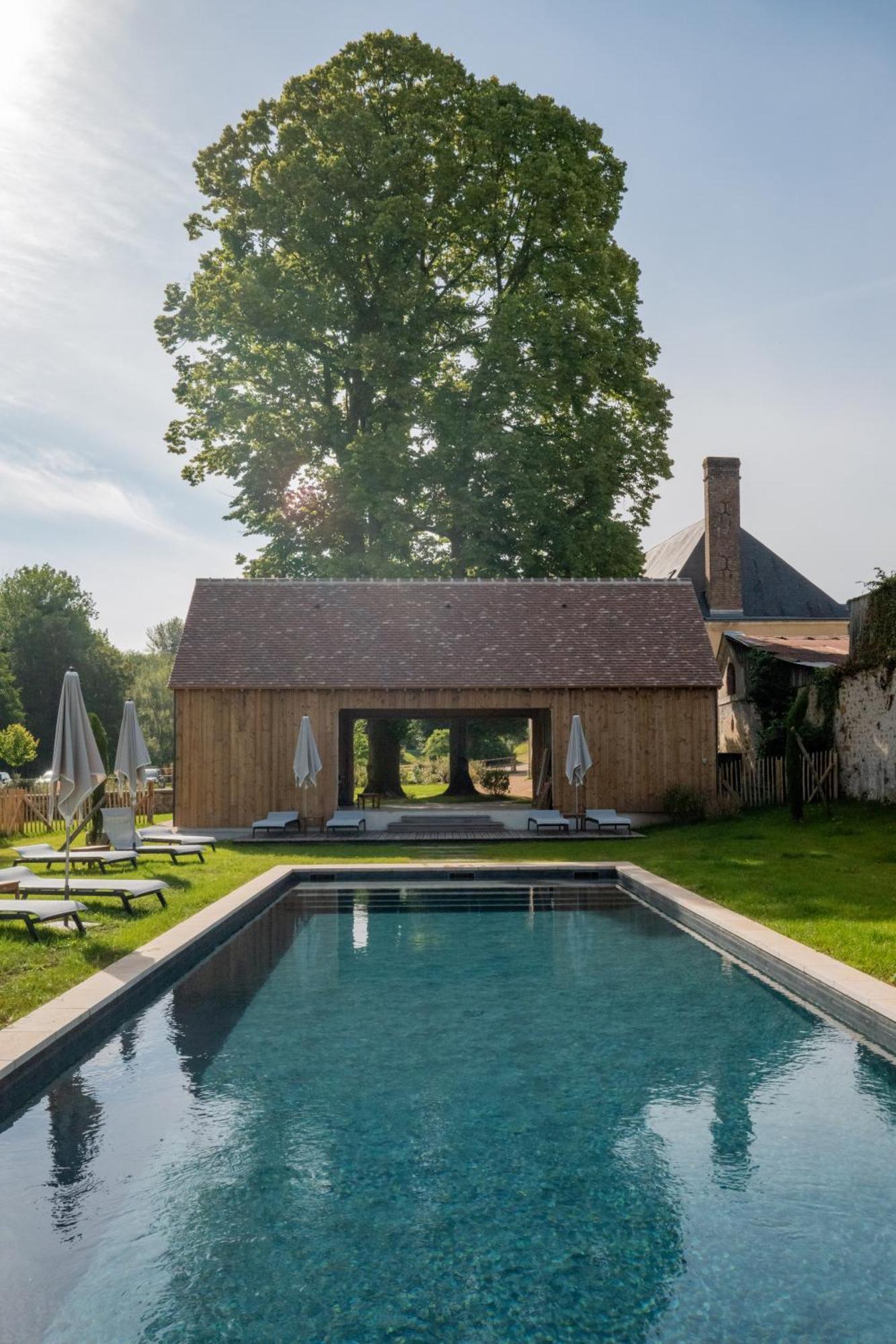 Hotel Les Pres Saint-Hilaire-le-Chatel Bagian luar foto