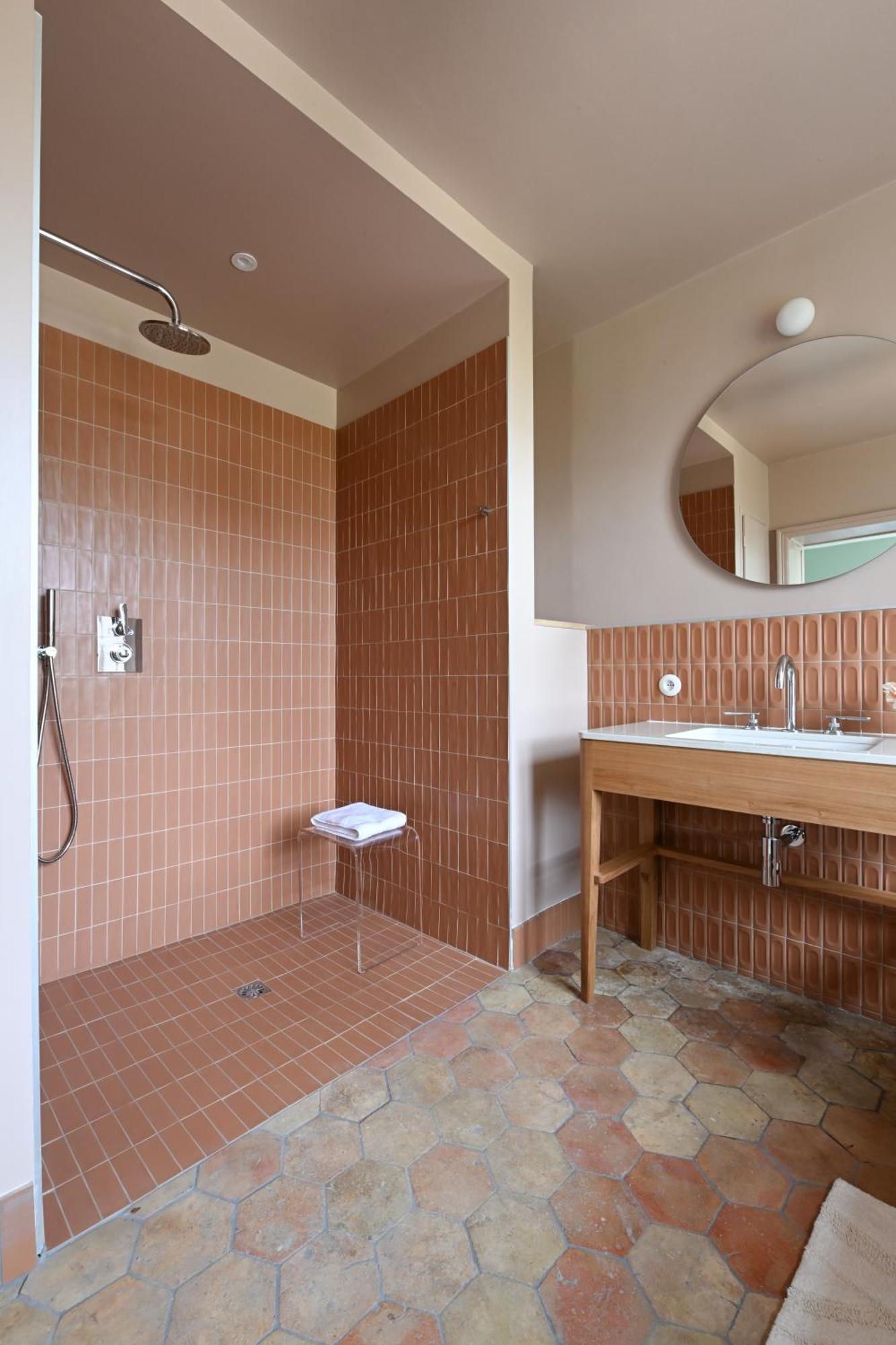 Hotel Les Pres Saint-Hilaire-le-Chatel Bagian luar foto