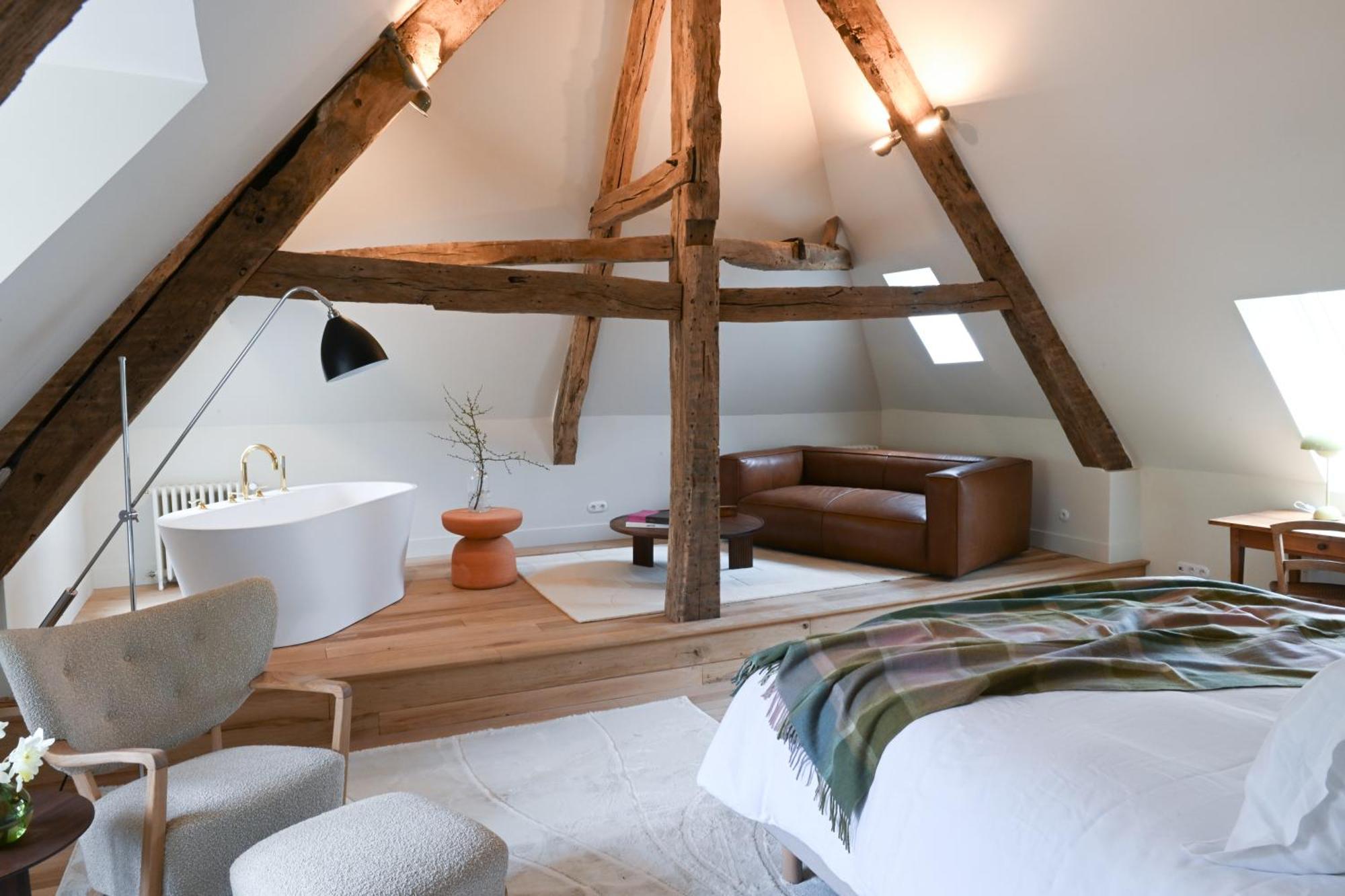 Hotel Les Pres Saint-Hilaire-le-Chatel Bagian luar foto