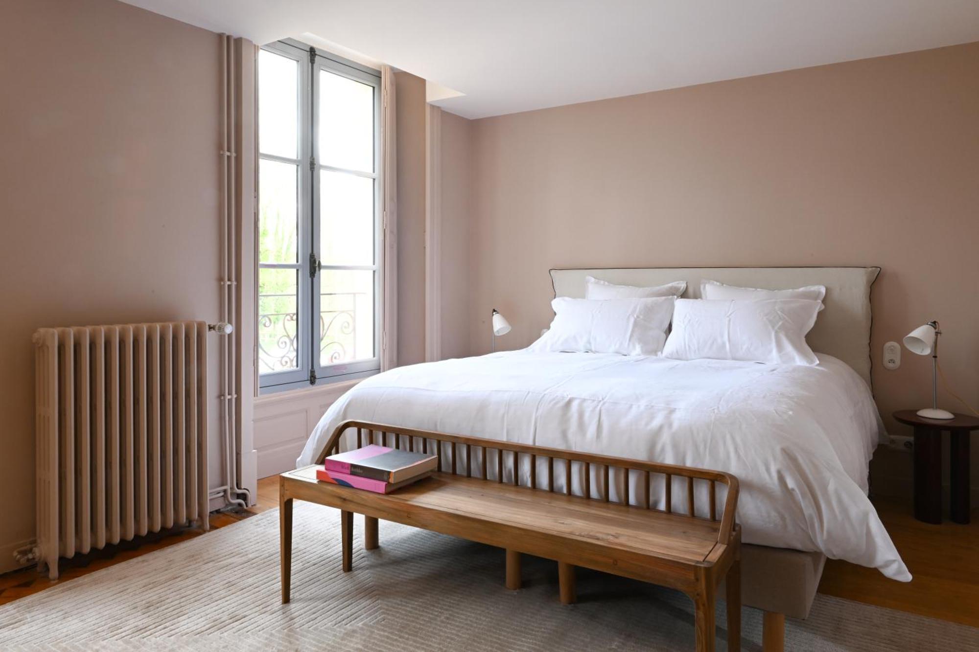 Hotel Les Pres Saint-Hilaire-le-Chatel Bagian luar foto