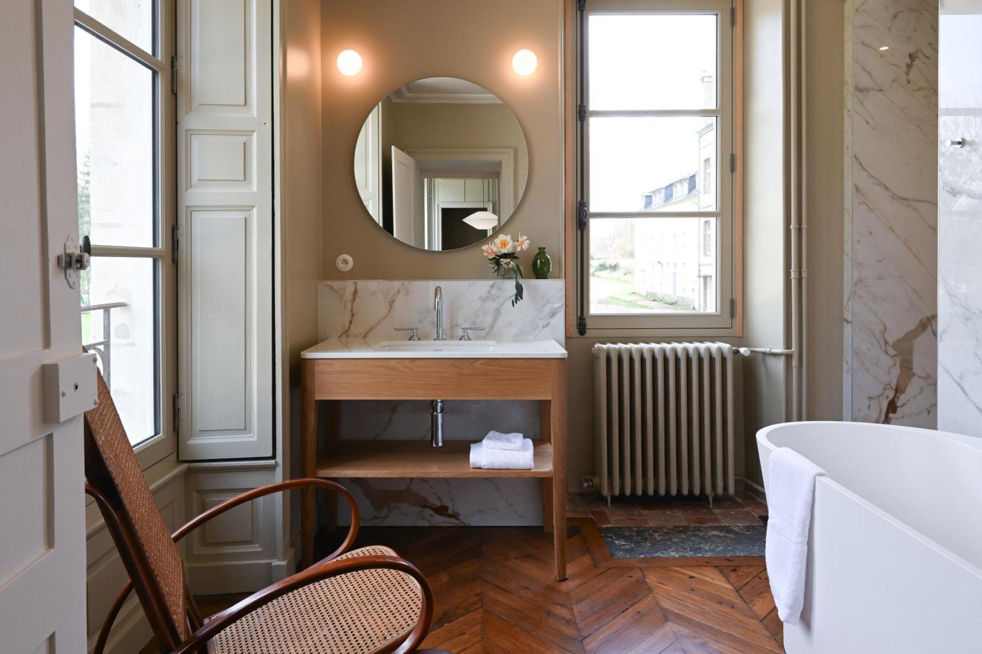 Hotel Les Pres Saint-Hilaire-le-Chatel Bagian luar foto